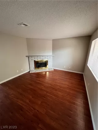 Photo #3: 2481408 Listing 