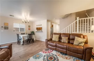 Photo #5: 2481446 Listing