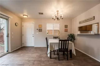 Photo #6: 2481446 Listing