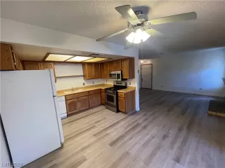 Photo #5: 2481470 Listing 