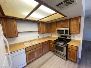 Photo #6: 2481470 Listing 