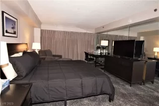 Photo #5: 2481478 Listing 