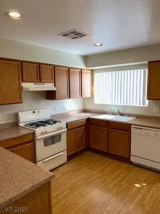 Photo #6: 2481479 Listing 