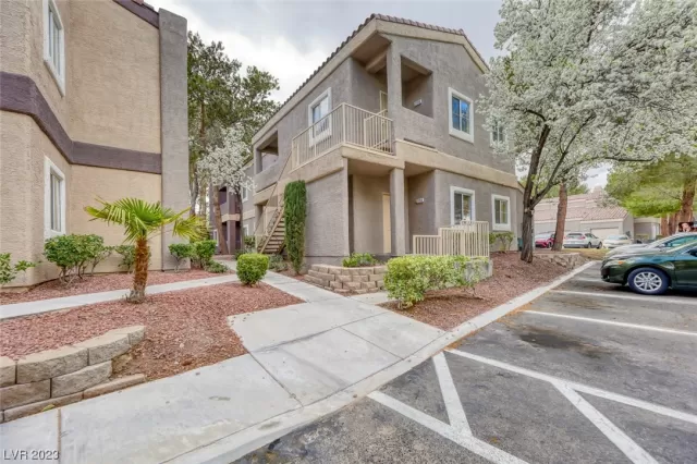 MLS: 2481486 Condo For Sale