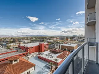 Photo #6: 2481487 Listing