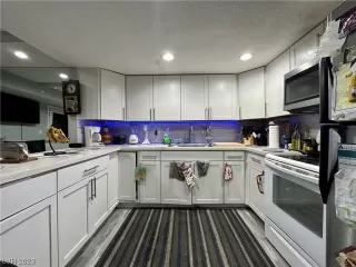 Photo #3: 2481530 Listing