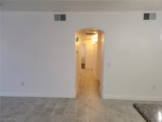 Photo #2: 2481538 Listing 