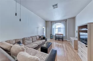 Photo #1: 2481586 Listing