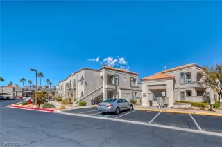 Photo #2: 2481586 Listing