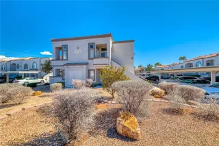 Photo #3: 2481586 Listing