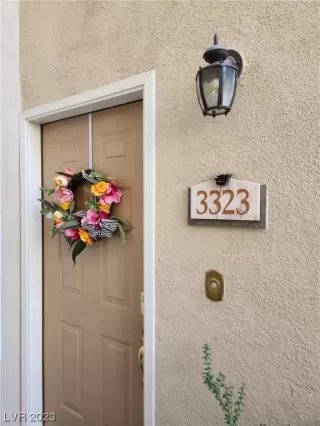 Photo #4: 2481604 Listing