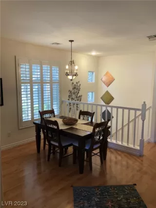 Photo #5: 2481604 Listing