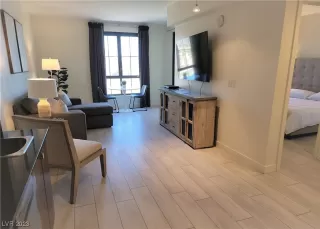 Photo #2: 2481631 Listing 