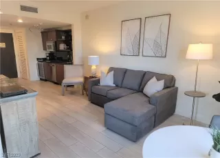 Photo #6: 2481631 Listing 