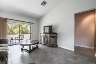 Photo #3: 2481635 Listing 