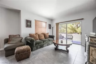 Photo #4: 2481635 Listing 