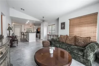 Photo #5: 2481635 Listing 