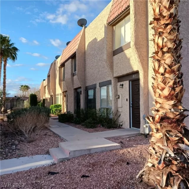 MLS: 2481661 Condo For Sale