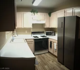 Photo #3: 2481677 Listing 