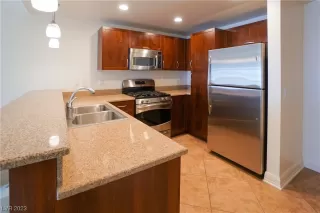 Photo #5: 2481682 Listing 