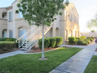 Photo #3: 2481698 Listing 