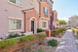 Photo #2: 2481744 Listing