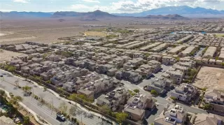 Photo #4: 2481744 Listing