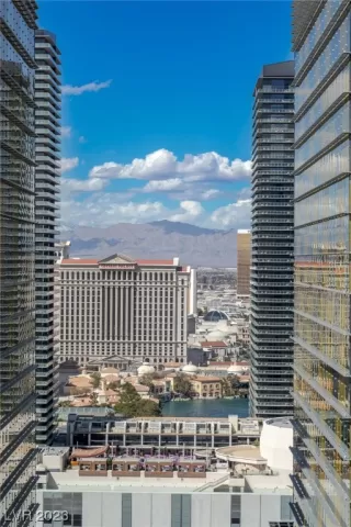 Photo #2: 2481752 Listing