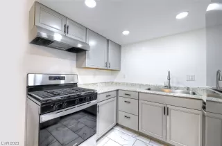 Photo #6: 2481761 Listing