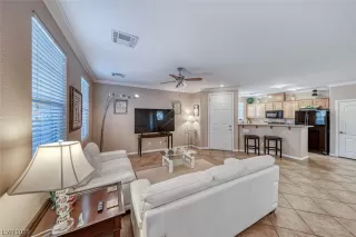 Photo #5: 2481805 Listing