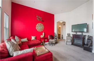 Photo #5: 2481819 Listing