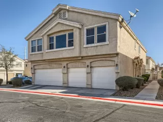 Photo #1: 2481821 Listing