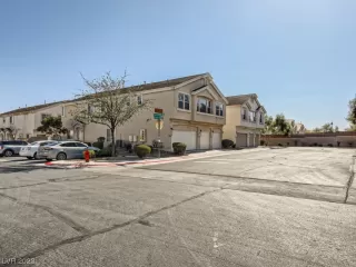 Photo #2: 2481821 Listing