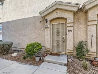 Photo #3: 2481821 Listing