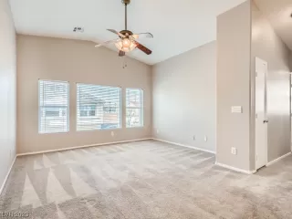 Photo #5: 2481821 Listing