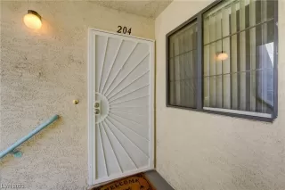 Photo #4: 2481840 Listing 