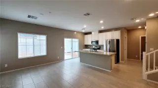Photo #2: 2481851 Listing