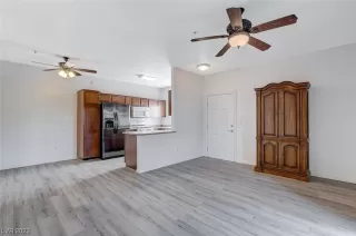 Photo #5: 2481865 Listing