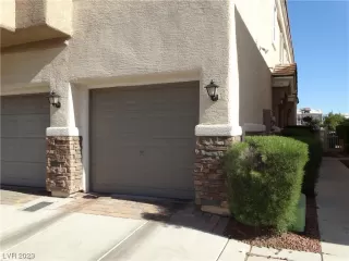 Photo #2: 2481878 Listing