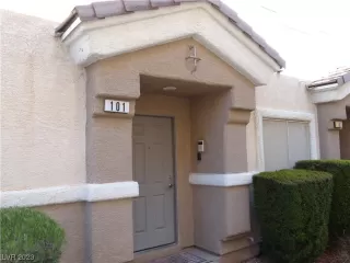 Photo #4: 2481878 Listing