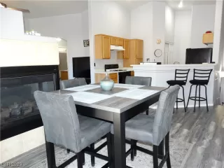 Photo #6: 2481878 Listing