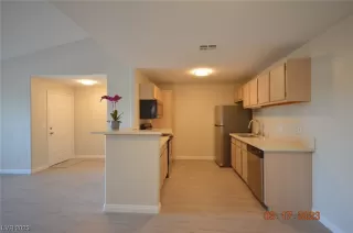 Photo #6: 2481879 Listing 