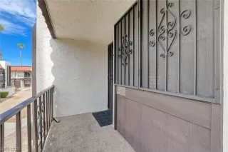 Photo #3: 2481901 Listing 