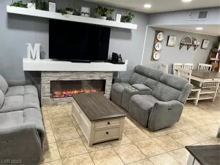 Photo #2: 2481946 Listing