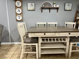 Photo #3: 2481946 Listing