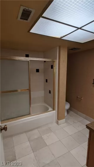 Photo #2: 2481958 Listing