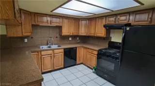 Photo #3: 2481958 Listing