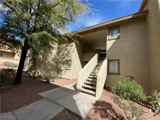 Photo #2: 2481966 Listing