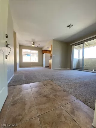 Photo #4: 2481966 Listing