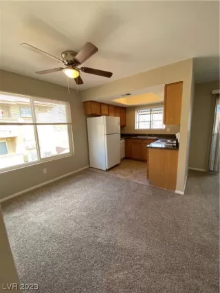 Photo #5: 2481966 Listing